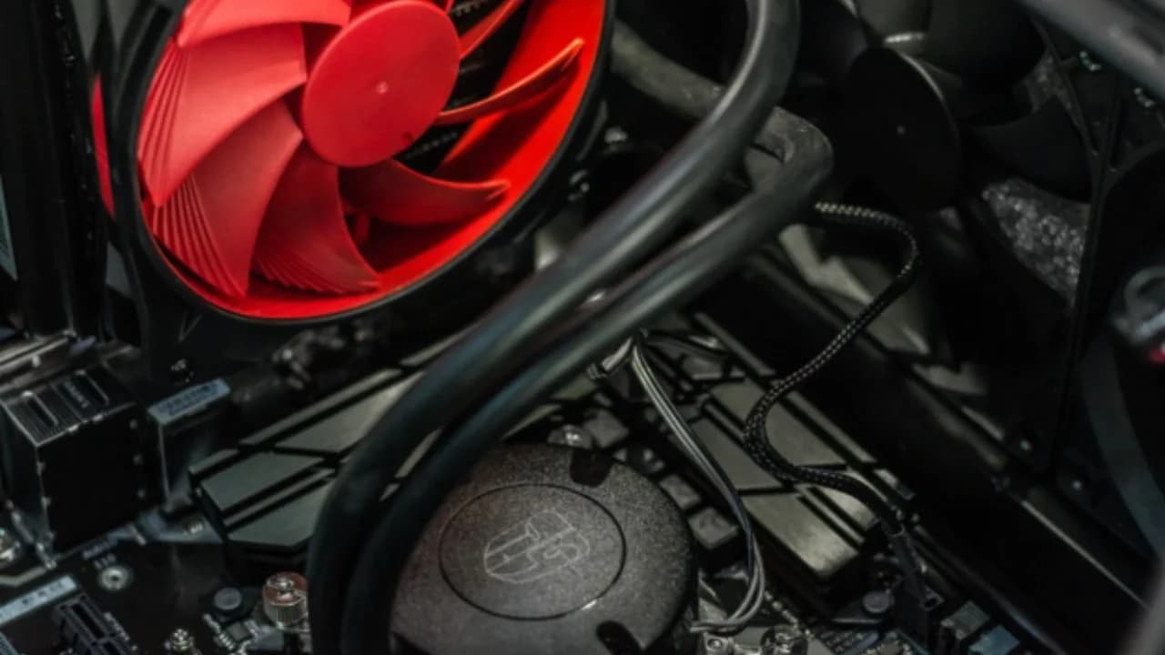 新しいサーマルペーストはファンノイズを下げるのか？