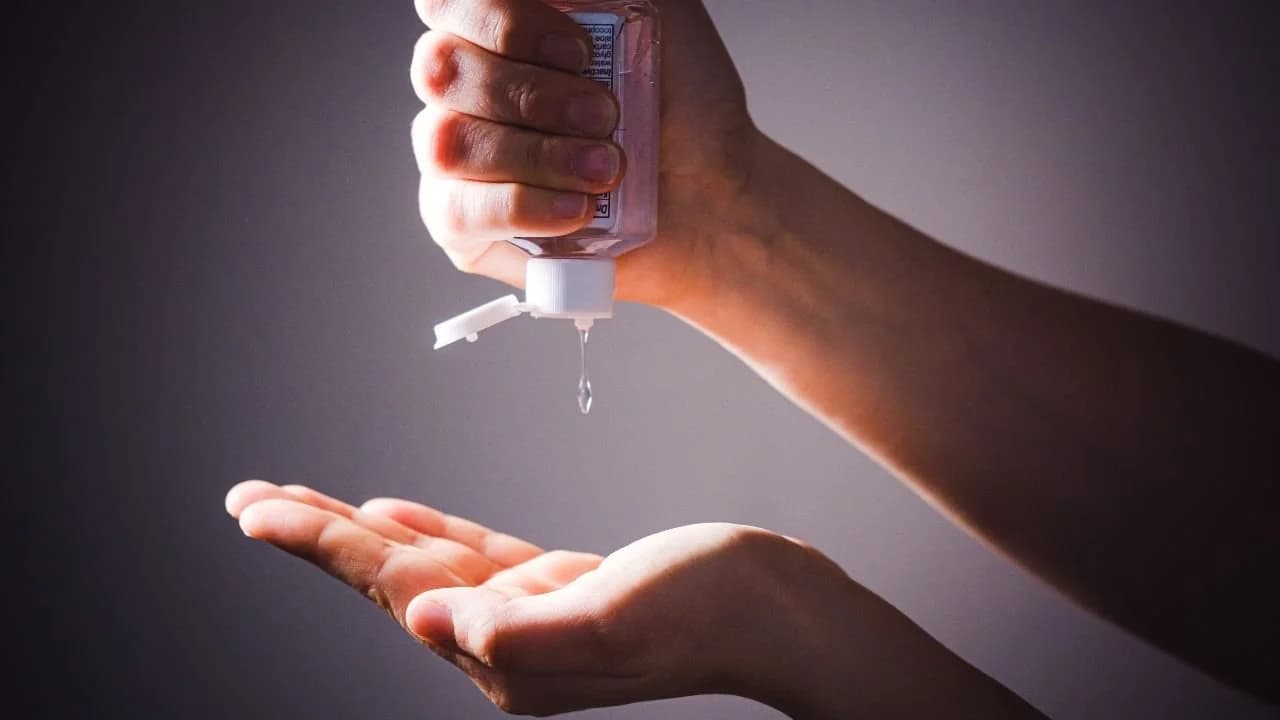 消毒ジェルはサーマルペーストの除去に適している?