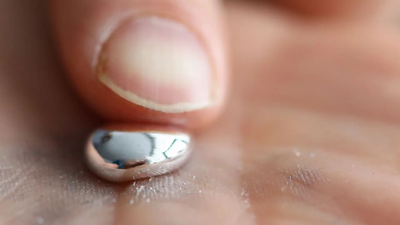 液体金属 vs サーマルペースト:どちらが優れているのか?